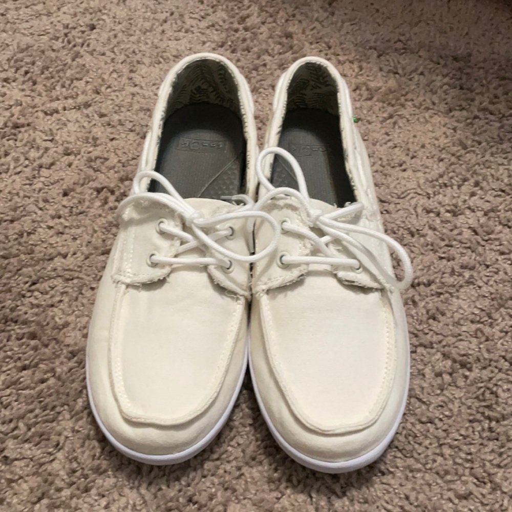 Sanuk shoes